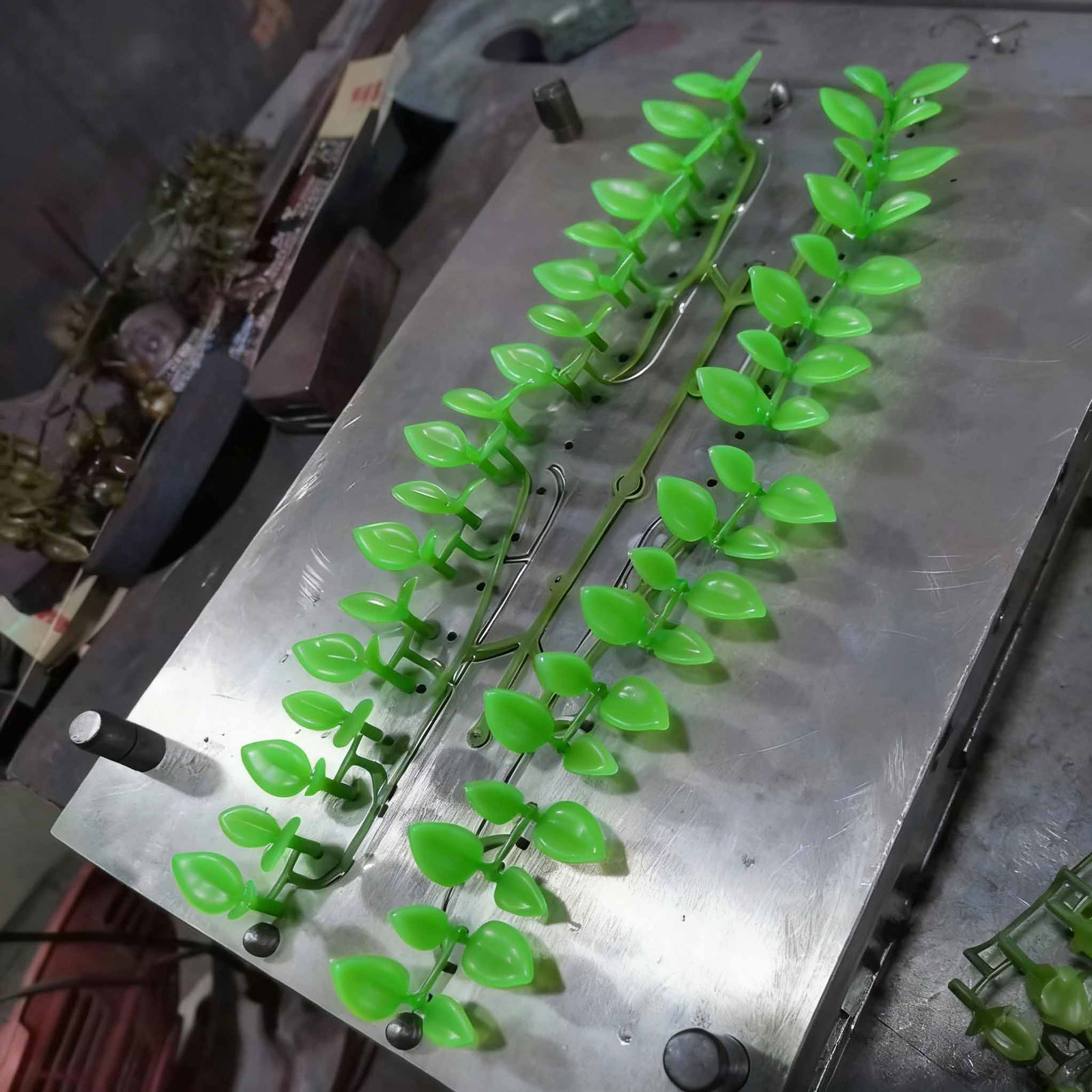 Машина для производства искусственных цветов